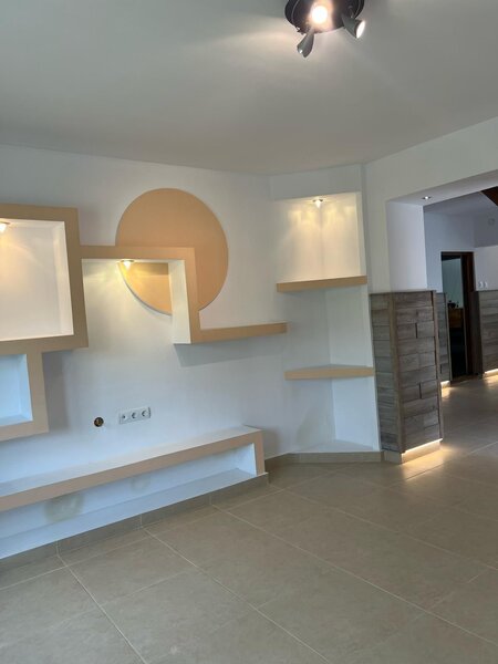 Pucioasa, Centru vila P+1, 9 camere