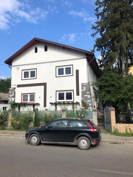 Pucioasa, Centru vila P+1, 9 camere